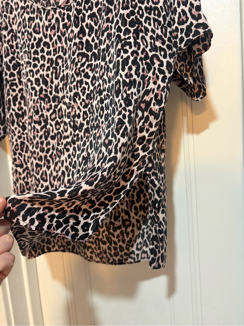 Victoria's Secret Luxe 100% Washable Silk Leopard Print Pyjama Top Size Small - Picture 6 of 10
